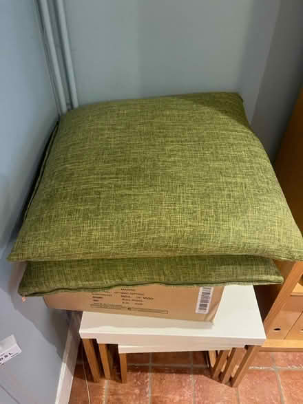 Photo of free Large cushions (Barnsbury N1) #1
