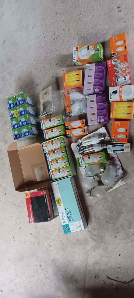 Photo of free Light bulbs (Longden SY5) #1