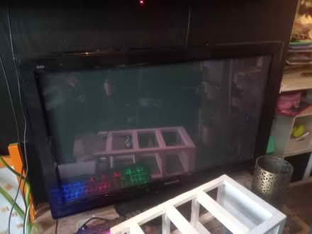 Photo of free Tv doesnt work (Hyde park, ls6) #1