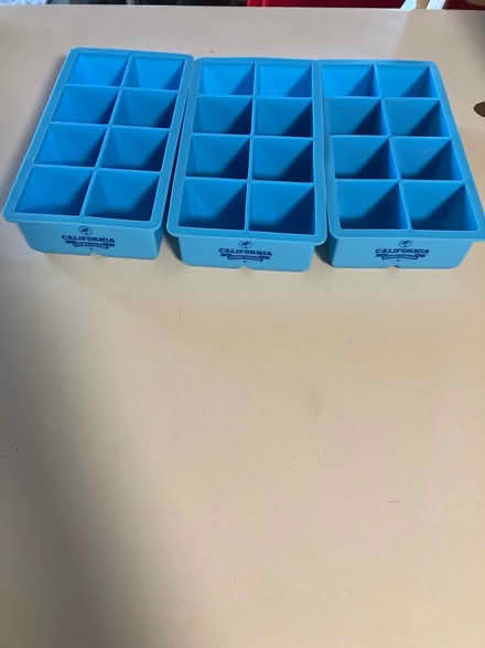 Photo of free Flexible ice cube trays (Bensenville) #1