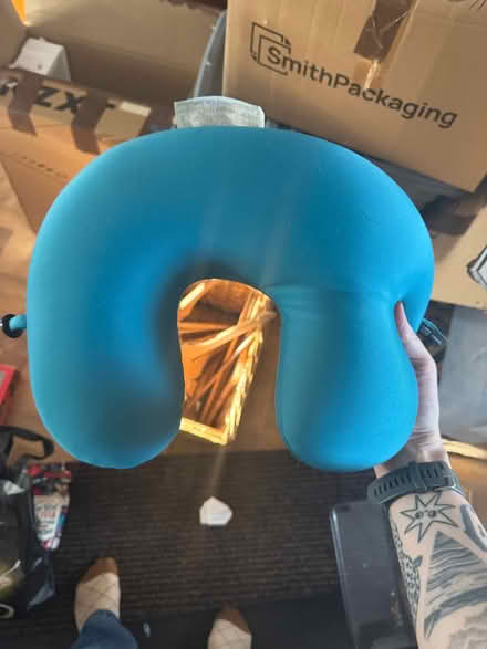 Photo of free Travel pillow (Wisewood S6) #1
