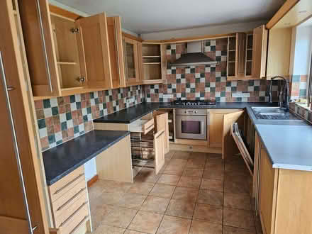 Photo of free Complete shaker kitchen (Cherry Hinton Ward CB1) #1
