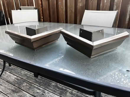 Photo of free 5" exterior corner eavestrough (Huron and Wellington) #2