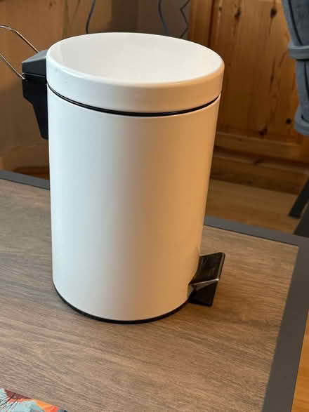 Photo of free Small pedal bin (AB11) #1