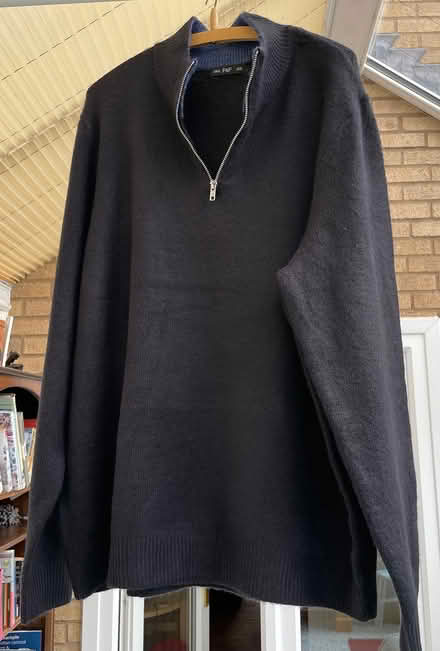 Photo of free XXL Men’s Black jumper (PE8) #1