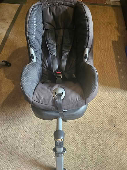 Photo of free Maxi cost isofix car seat (Howth) #1