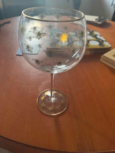 Photo of free Gin glass with bee print (Wisewood S6) #1