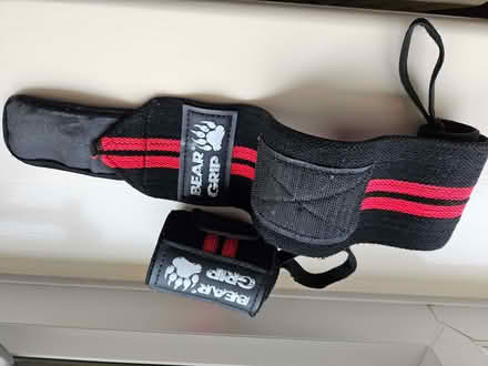 Photo of free BEAR GRIP weight lifting wrist support wraps (Radford Semele CV31) #1