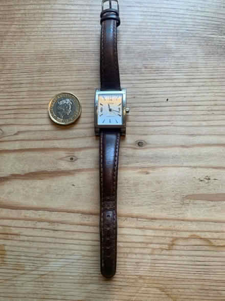 Photo of free LORUS rectangular face ladies watch (Bakewell DE45) #1