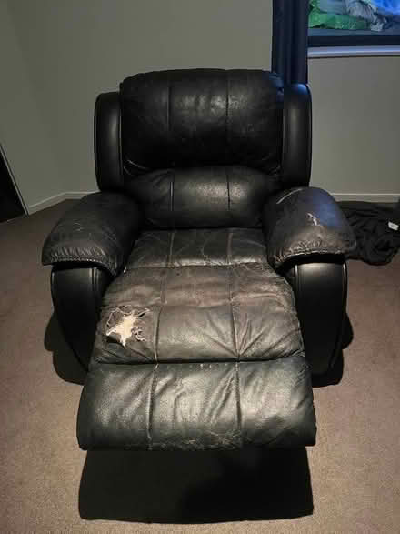 Photo of free 2 x Free Recliners (Waipu) #1