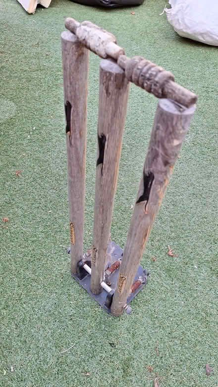 Photo of free Cricket stumps springed (Abingdon-on-Thames OX14) #1