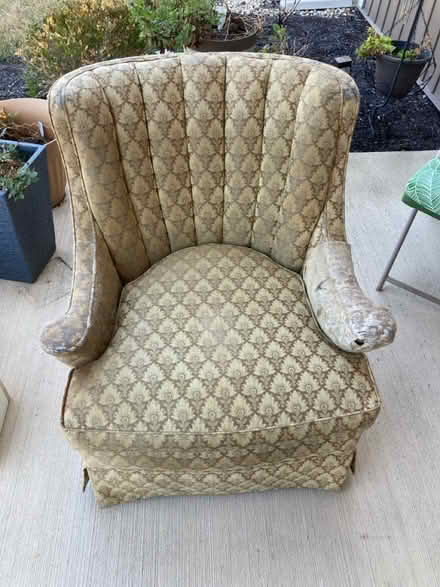 Photo of free upright chair (Grove city ohio) #1