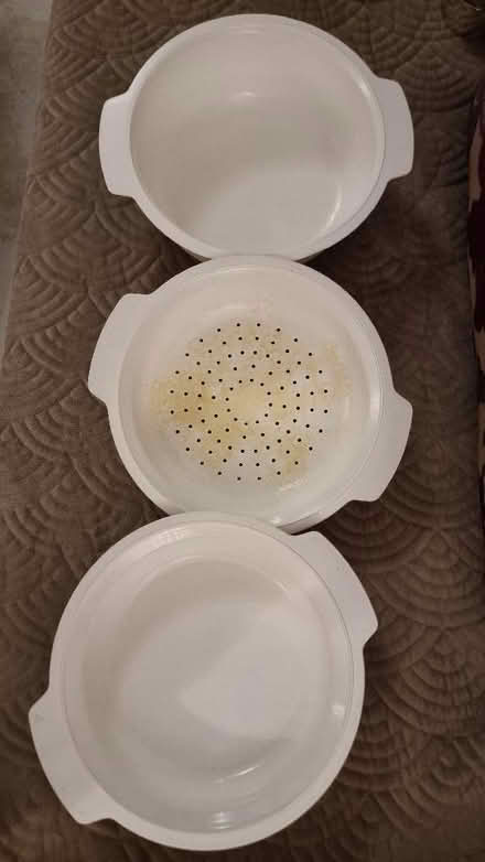 Photo of free Microwaveable bowls and steamer (St. John's Wood NW8) #1