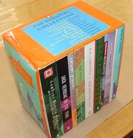 Photo of free Essential Collection Penguin books - 10 books, boxed (Kingsway) #3