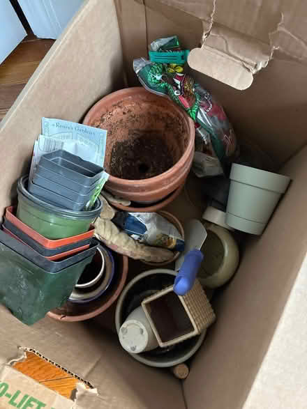 Photo of free Asst pots and gardening supplies (NW DC (17th and U St)) #1