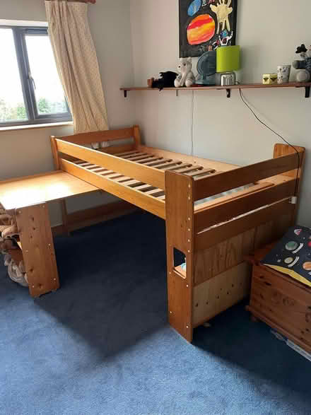 Photo of free Kid's cabin bed (Islip OX5) #3