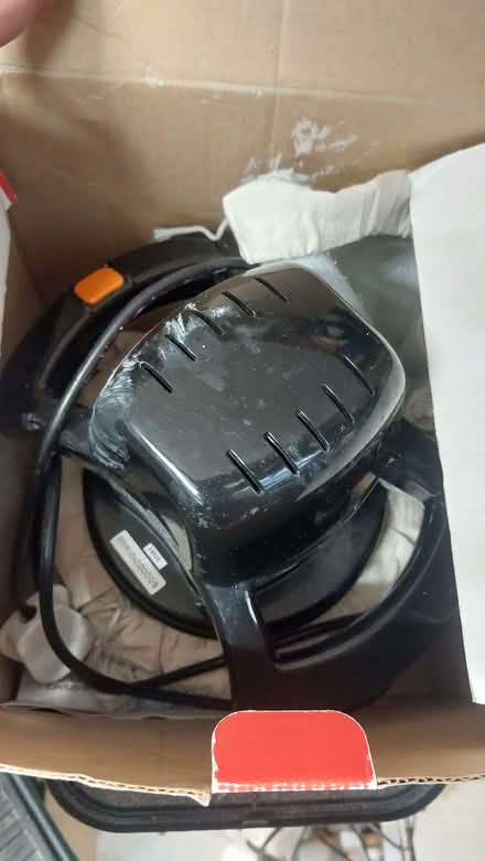 Photo of free Electric car polishing machine (Hornby LA2) #2