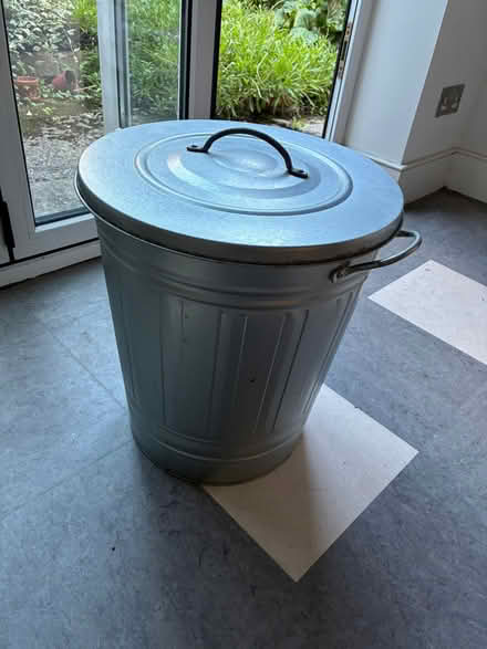 Photo of free Kitchen bin (Wormholt W12) #1