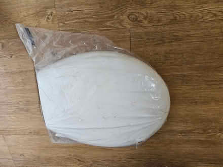 Photo of free Complete basic Toilet seat (Gosport PO12) #2