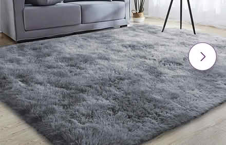 Photo of Fluffy centre rug (Tulse Hill SW2) #1