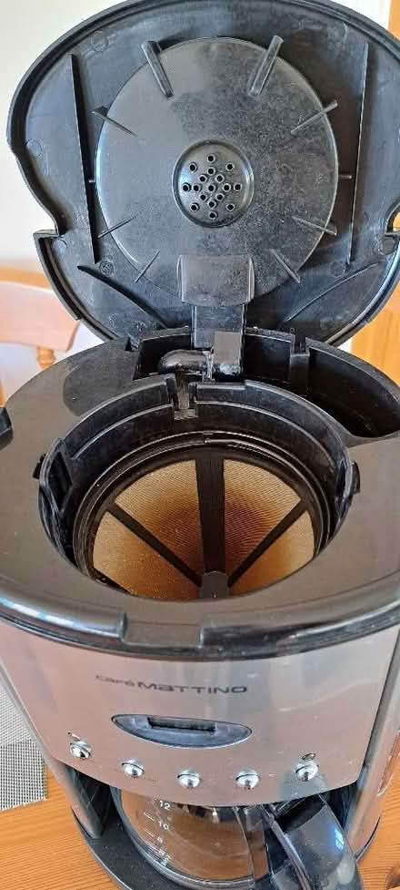 Photo of free Coffee machine (Saracen's Head PE12) #3