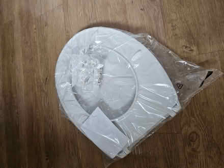 Photo of free Complete basic Toilet seat (Gosport PO12) #3