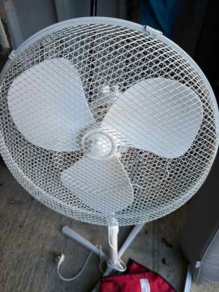 Photo of free description! X3 fans fully working (Gipton LS8) #2