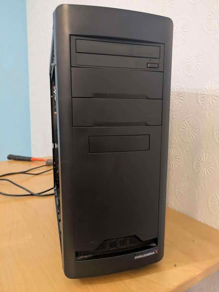 Photo of free Desktop computers for parts - one doesn't have a hard drive (Two Dales DE4) #3