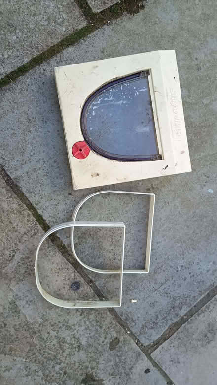 Photo of free Staywell manual cat flap (New Marston OX3) #1