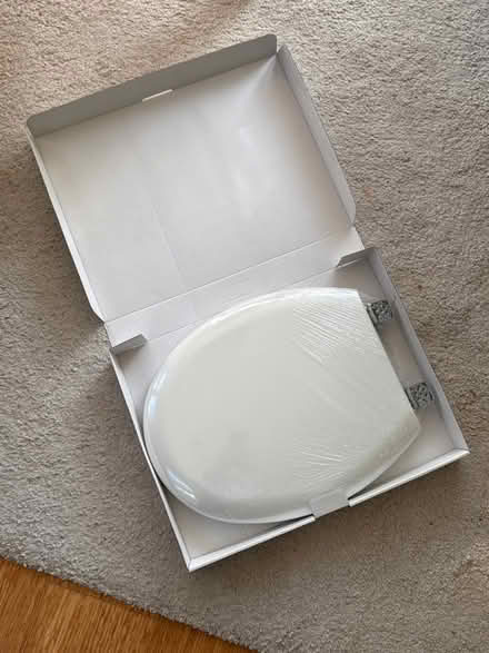 Photo of free Moulded wood toilet seat (Headington OX3) #1