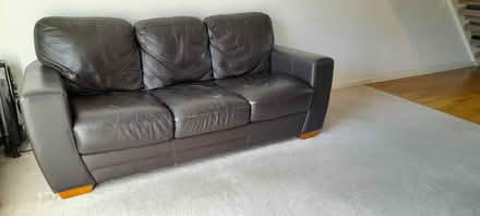 Photo of free Sofas. 2 & 3 seater (Sundon Park LU4) #2