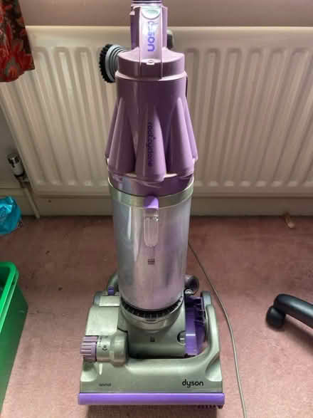 Photo of Vacuum Cleaner (Chineham RG24) #1