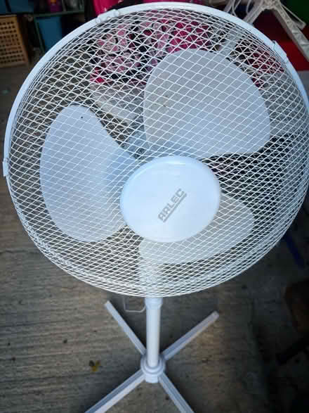 Photo of free description! X3 fans fully working (Gipton LS8) #1