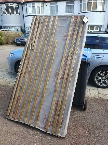 Photo of free Pallet and Floor Plate (NW9) #1