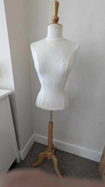 Photo of free Mannequin for display/dressmaking (W4) #1