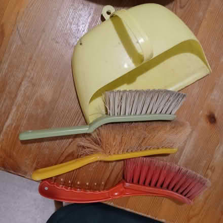 Photo of free Dustpan & 3 miscellaneous brushes (Oxford OX2) #1
