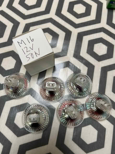 Photo of free Halogen Light bulbs - assorted sizes (Raynes Park SW20) #2