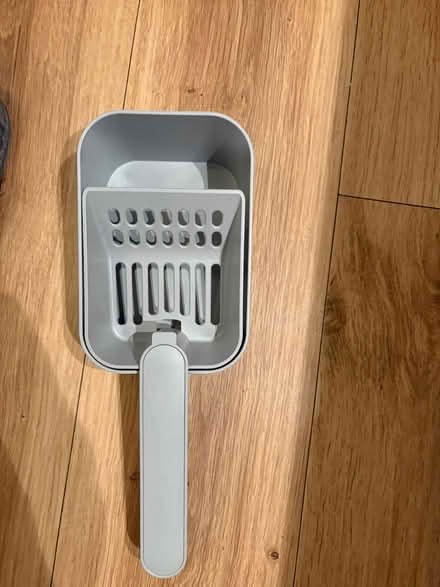 Photo of free Cat Litter scoop (Surbiton KT6) #1