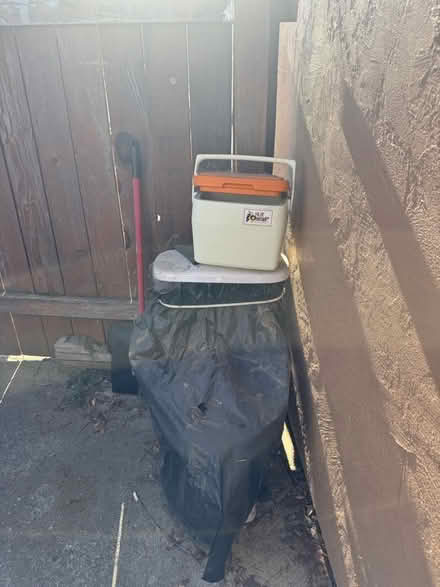 Photo of free toilet,fridge,bathroomsink (Vacaville) #1