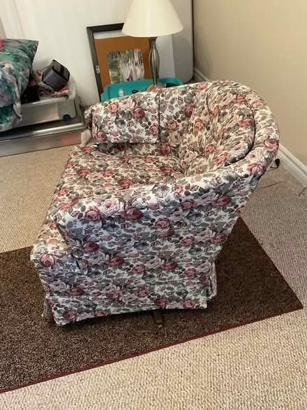 Photo of free swivel rocker chair (Manotick) #2