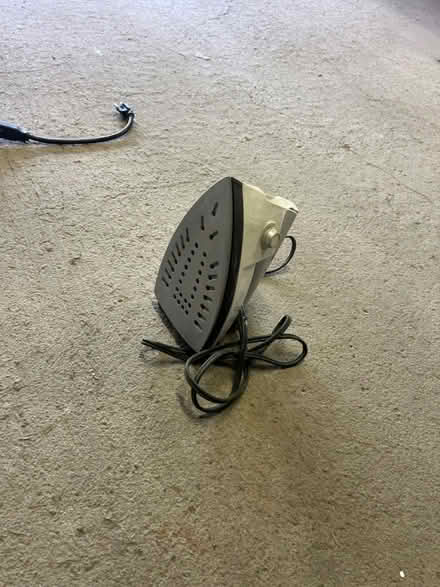 Photo of free Iron used to wax skiis (Old ottawa south) #1