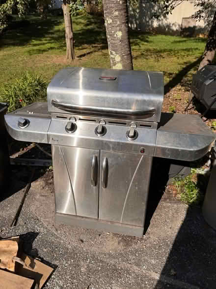 Photo of free Propane Grill (Severna park md) #1