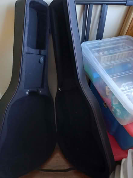 Photo of free guitar case (Smiths Estate OX28) #2