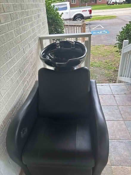 Photo of free shampoo bowl (Loganville) #3