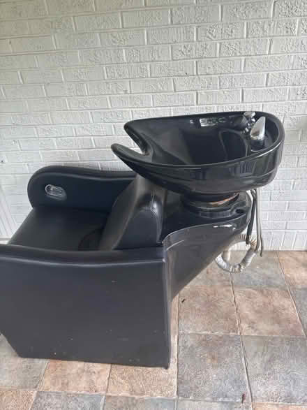 Photo of free shampoo bowl (Loganville) #2