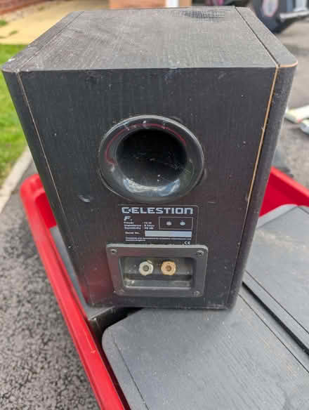 Photo of free Amp and speakers (Woodford SK7) #3