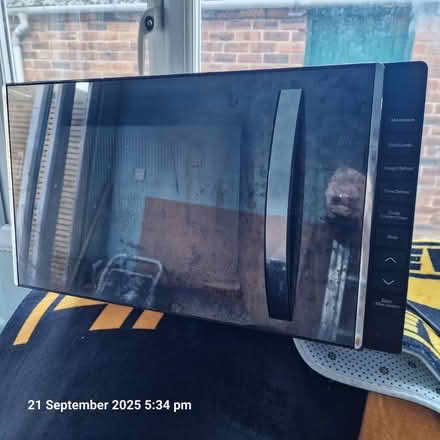 Photo of free Microwave with grill (Chester CH2) #3