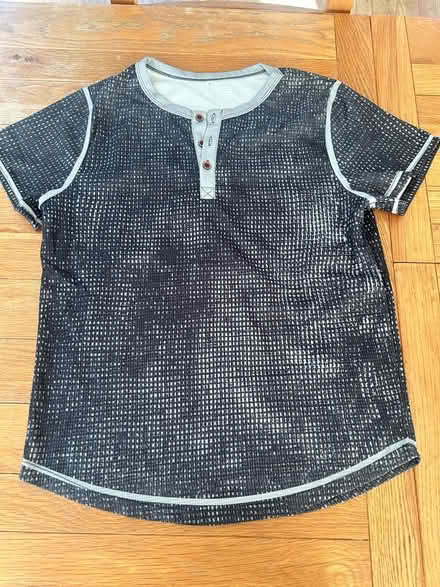 Photo of free Men’s T Shirt- Small (Aldwick PO21) #1