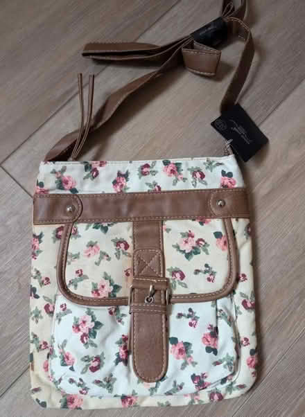 Photo of free New Look Handbag (Carmarthen SA31) #1