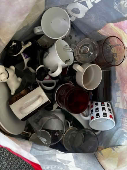 Photo of free Cups and mugs (Halewood L25 9RP) #1